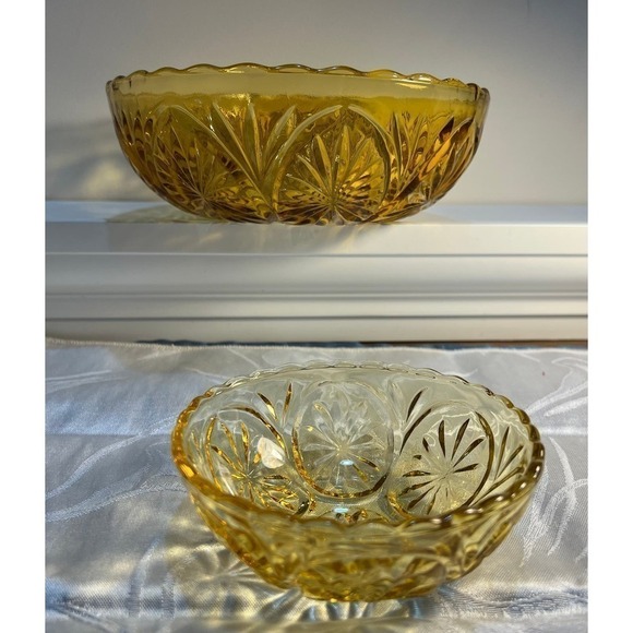 Set of two Vintage Anchor Hocking Amber Glass Bowls - Picture 6 of 6